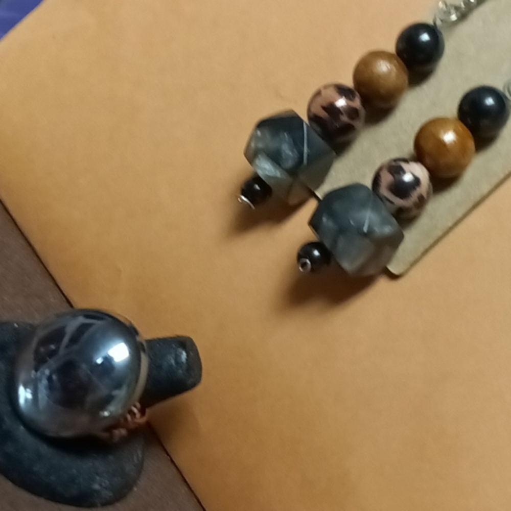 Jewelry - Picture 2 of 4